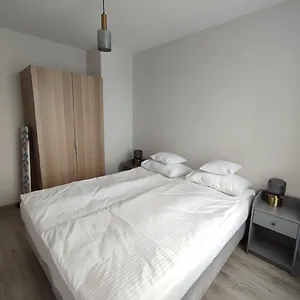  Apartament Przy Mogilskiej Z Miejscem Postojowym